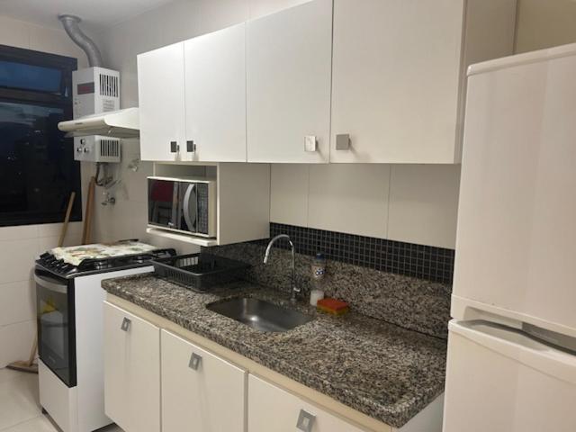 Lindo Apto No Barrabela, Todo Equipado, Com Arcondicionados Split Novos No Quarto E Na Sala, Limpissimo, Cheiroso, Novinho, Condominio Em Frente A Praia, Com Piscina Aquecida, Sauna, Quadra, Academia, Lavanderia, Salao De Beleza, Restaurantes, Mercad Rio de Janeiro Esterno foto